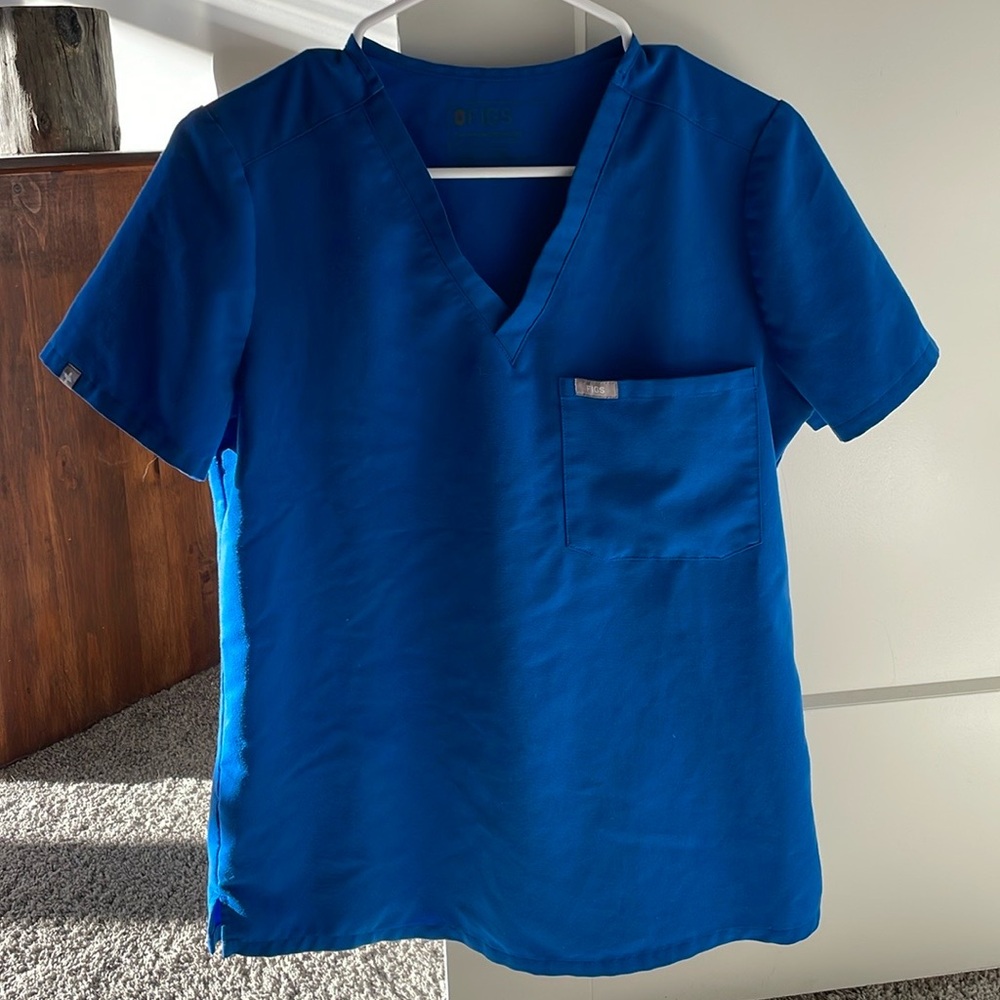 Royal blue figs scrub top